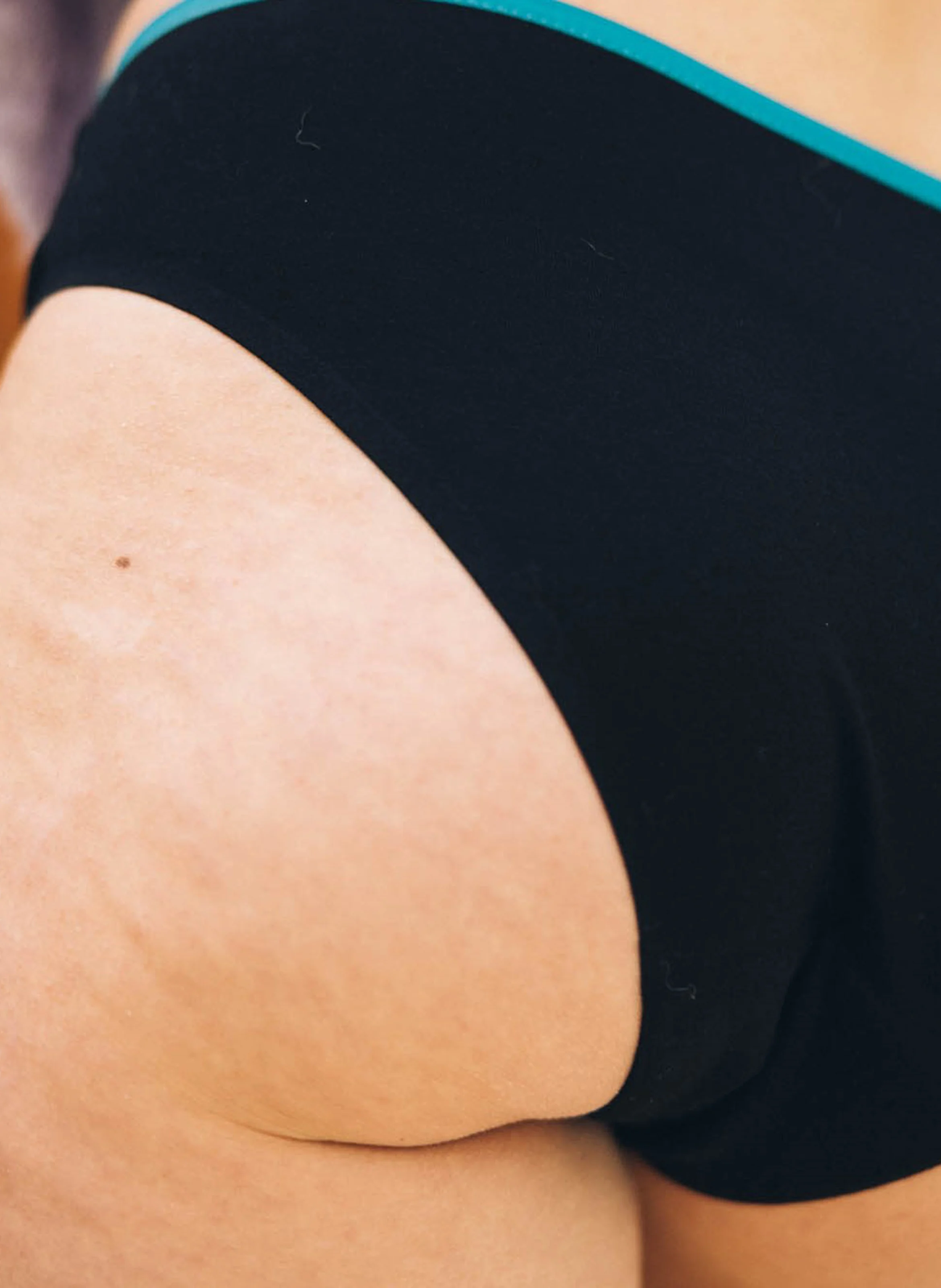 ARA - Culotte menstruelle en coton Bio Flux Moyen | Noir