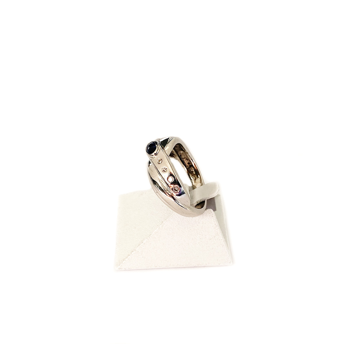 Bague d'occasion or 750 blanc saphir et diamants