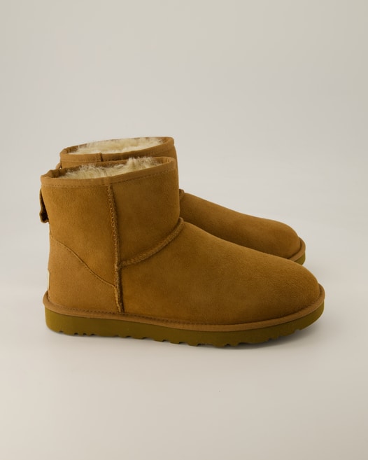 UGG Classic Mini Winterstiefel in Beige