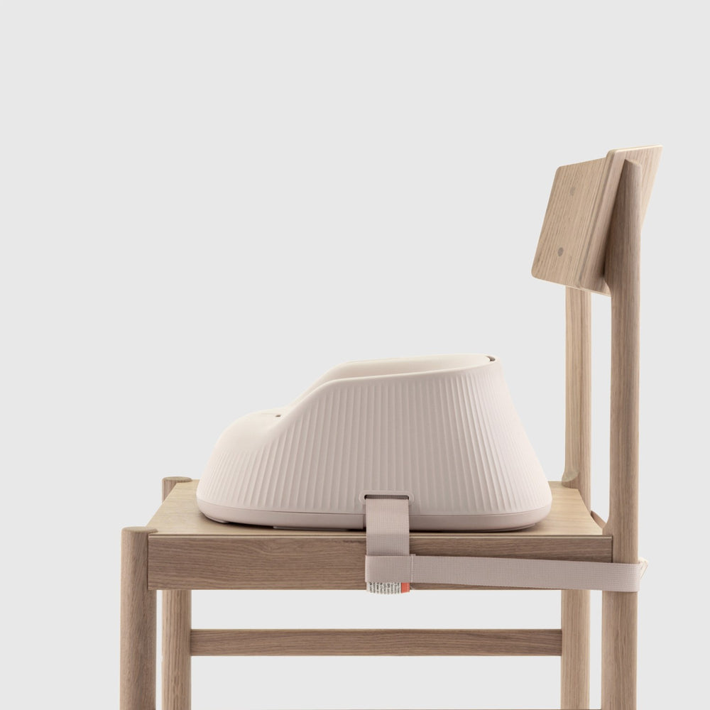 Køb Hannie White Sand The Portable High Chair