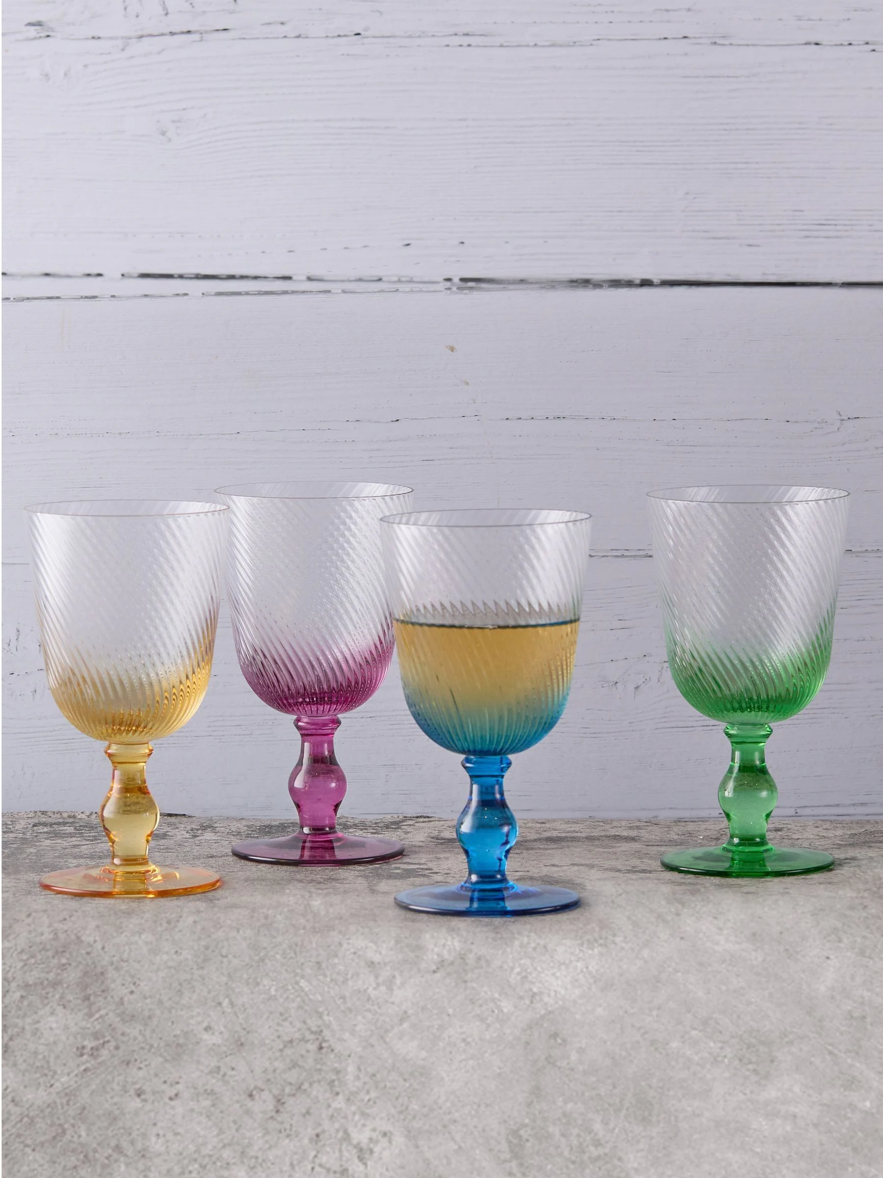 Anton Studio Designs Set of 4 Swirl Wine Glasses