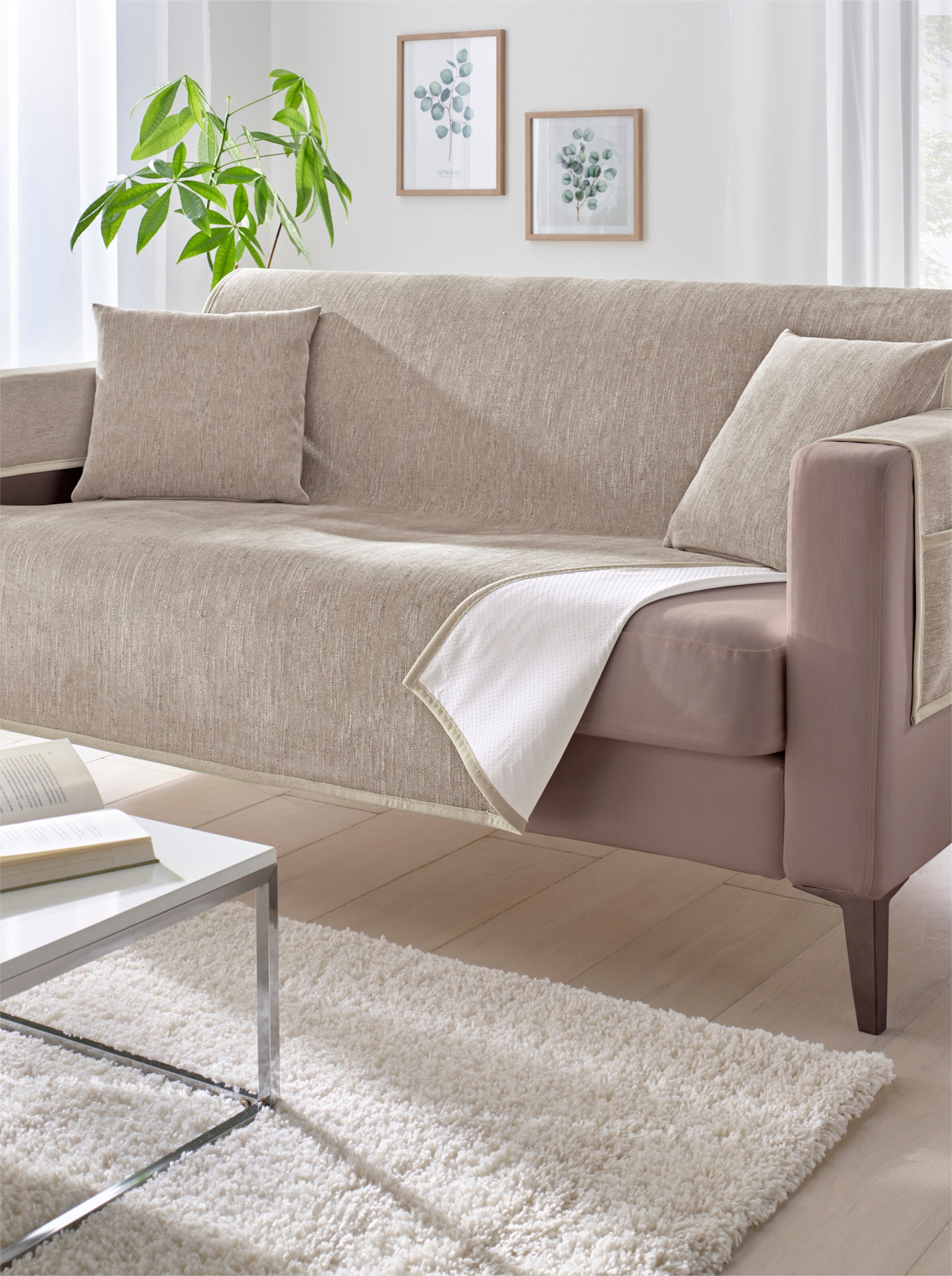 Wohnprogramm in taupe