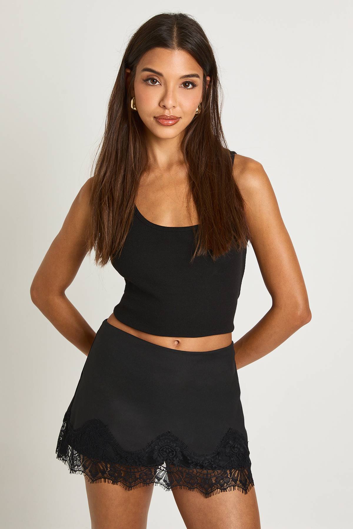 boohoo Skort en crêpe avec bordure en dentelle