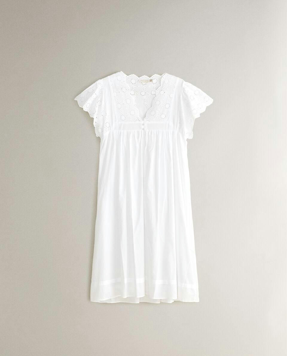 Camisola com bordado vazado