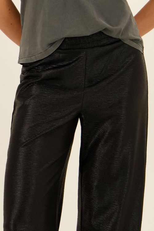 Zwarte metallic broek wide leg