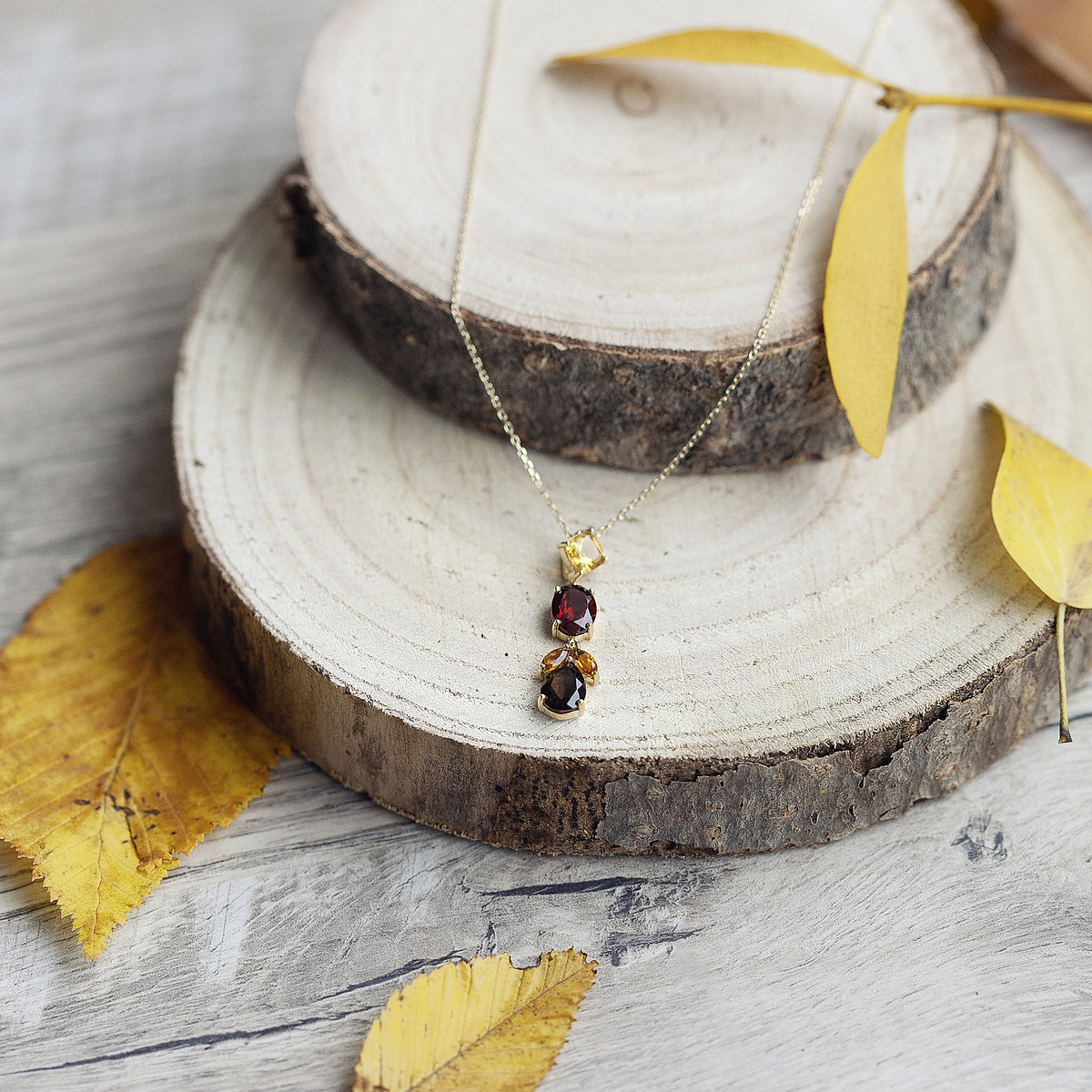 Collier or 375 jaune citrine grenat et quartz 45 cm