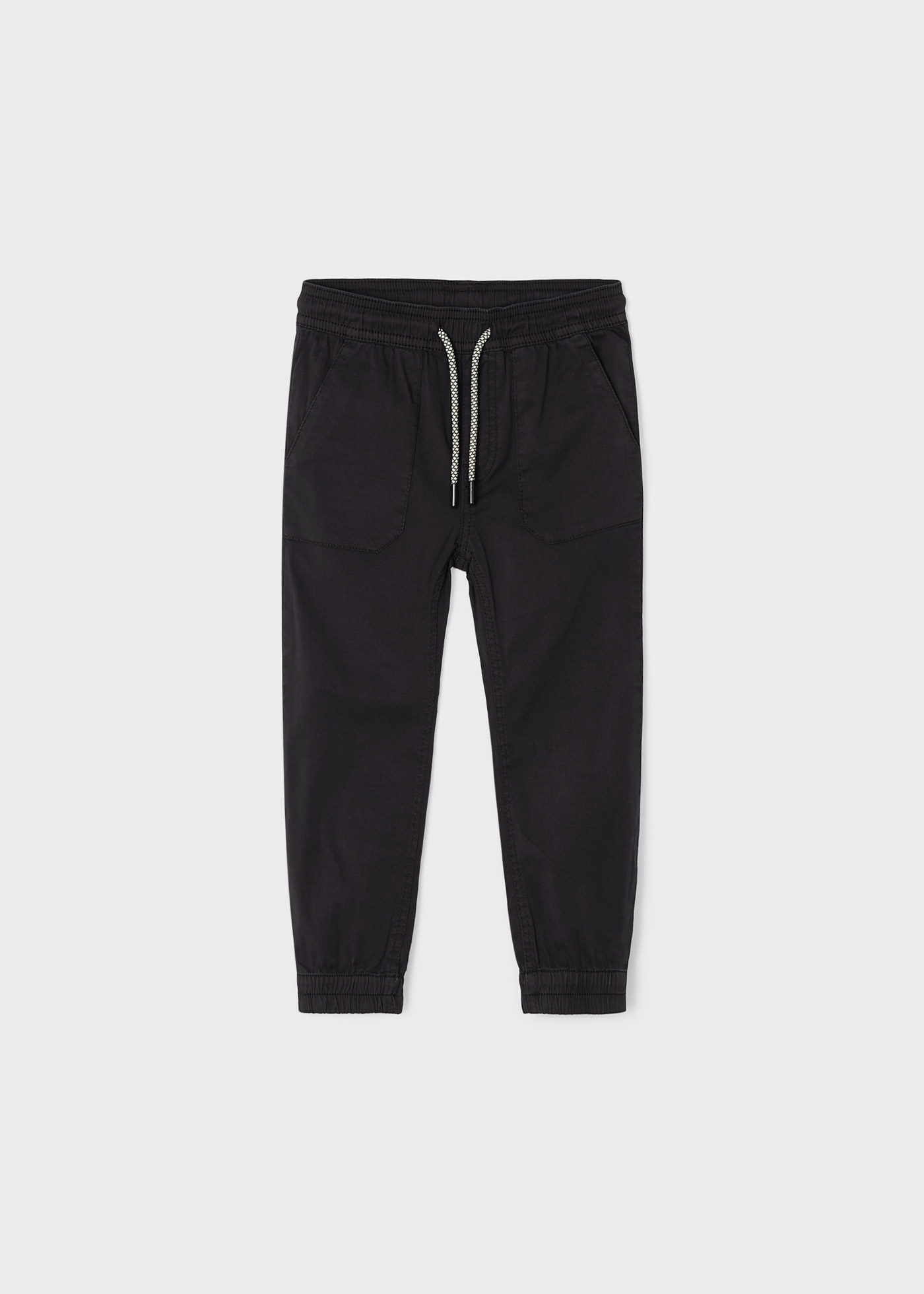Calças de corte skater para meninos, feitas com algodão sustentável.