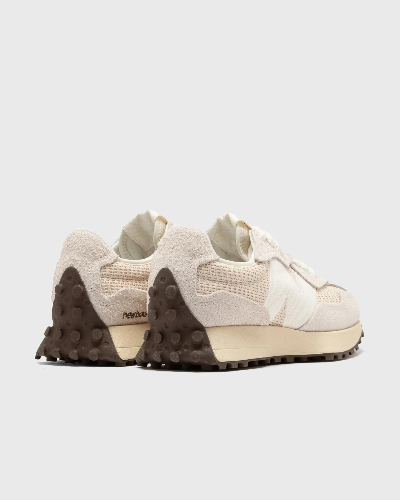 New Balance 327