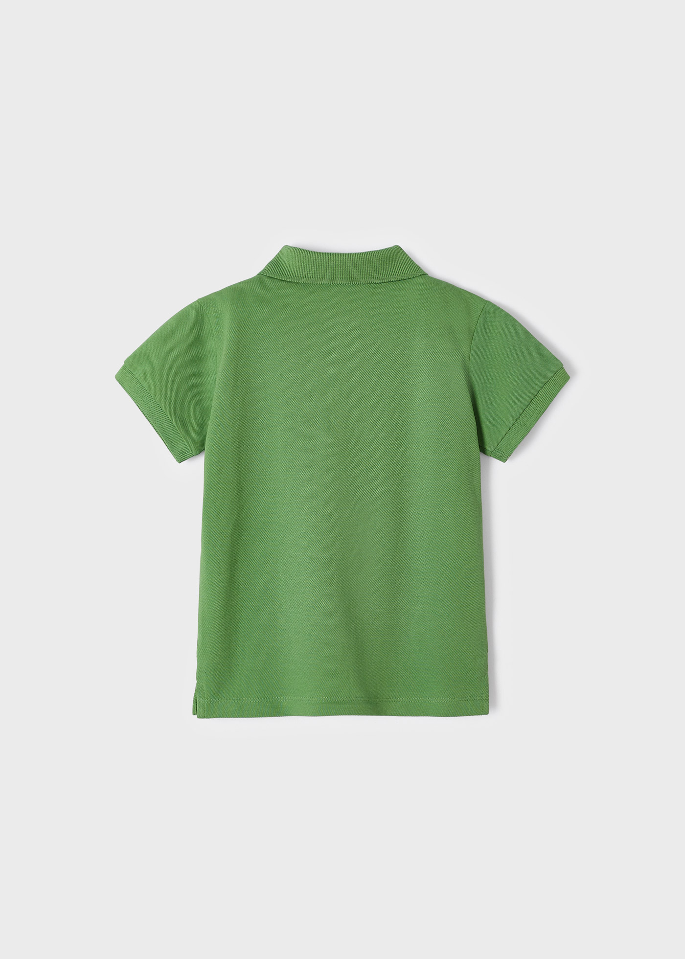 Camisa polo básica de manga curta na cor granito para meninos