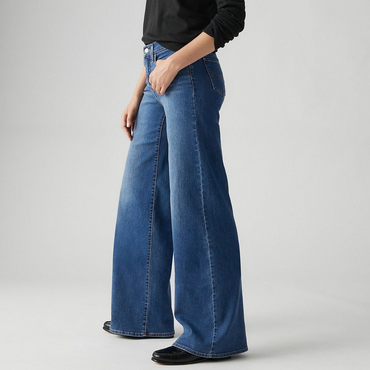 Calça Jeans Levi's 318 Modeladora de Pernas Largas