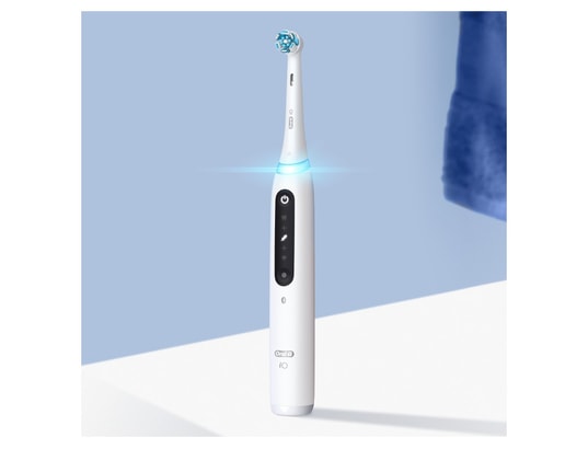 ORAL B - Oral-b io 5n - avec etui de voyage - blanche - brosse à dent...