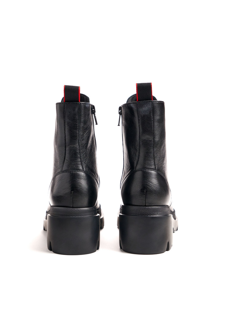 STIEFELETTE Schwarz