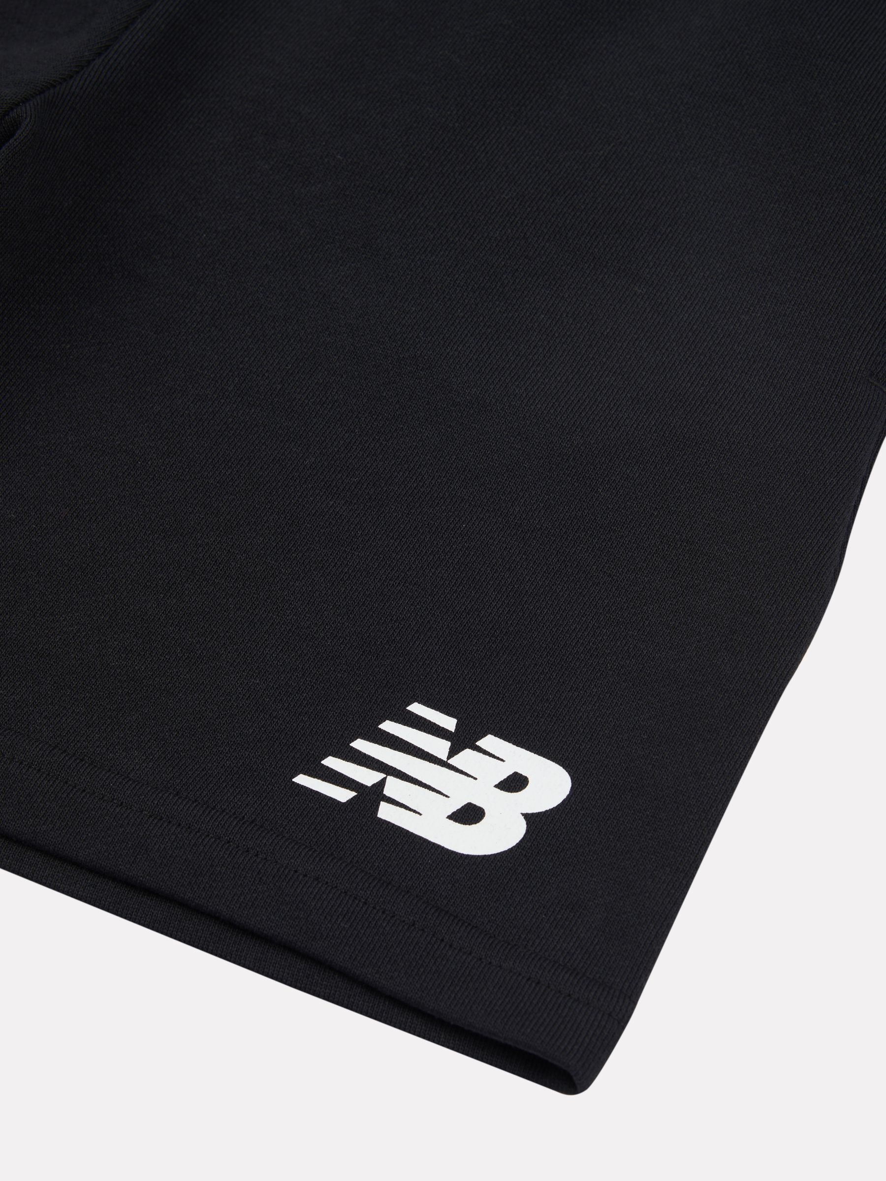 Zwart - New Balance French Terry katoenen shorts met gestapeld logo