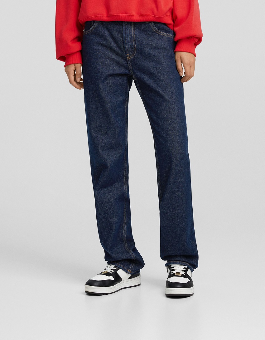 calça jeans de corte reto