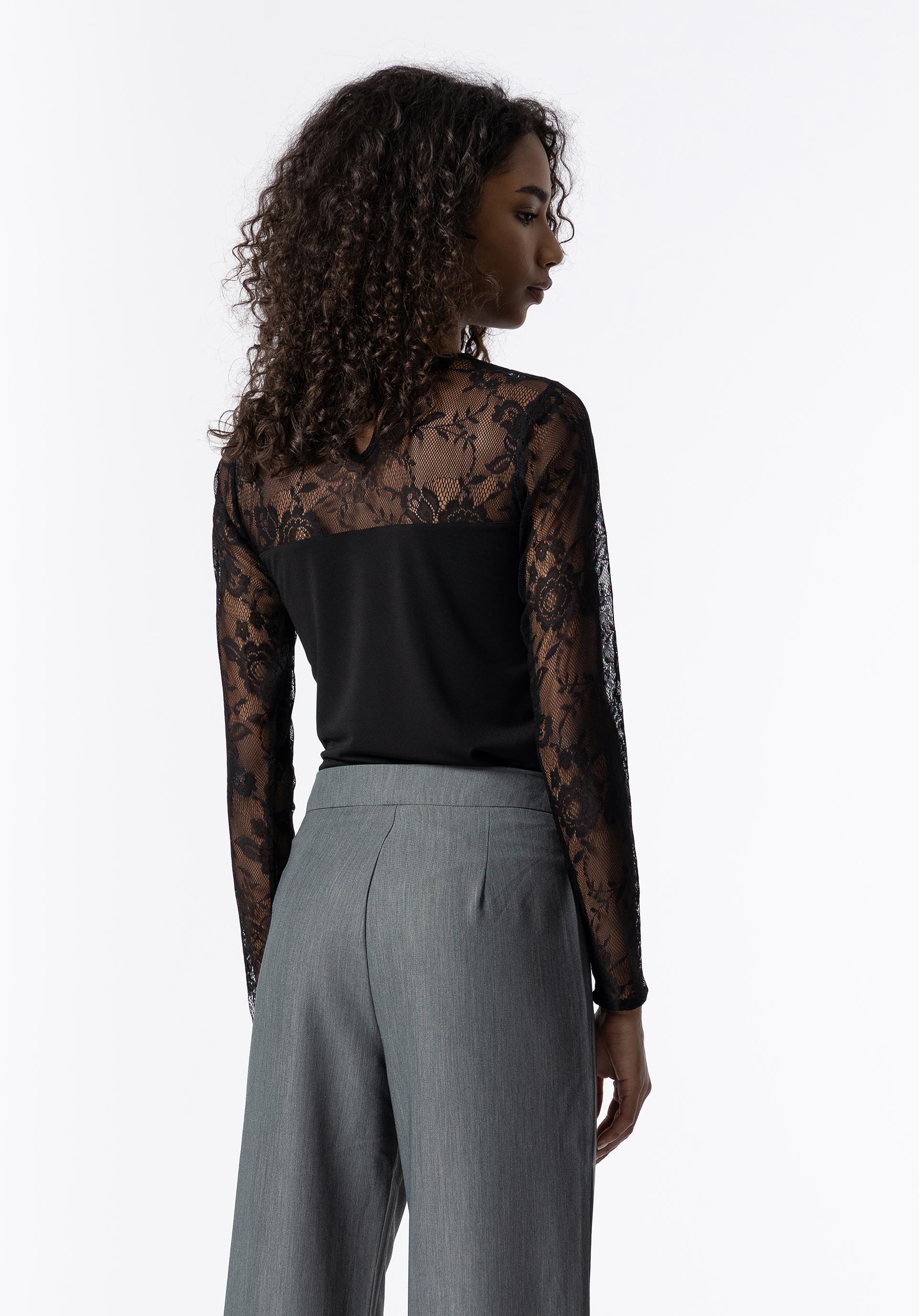 T-shirt Combinada com Renda