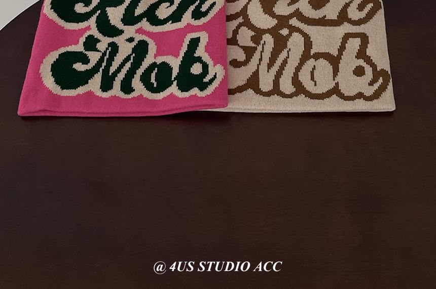 4.4 STUDIO - Gebreide muts met letters