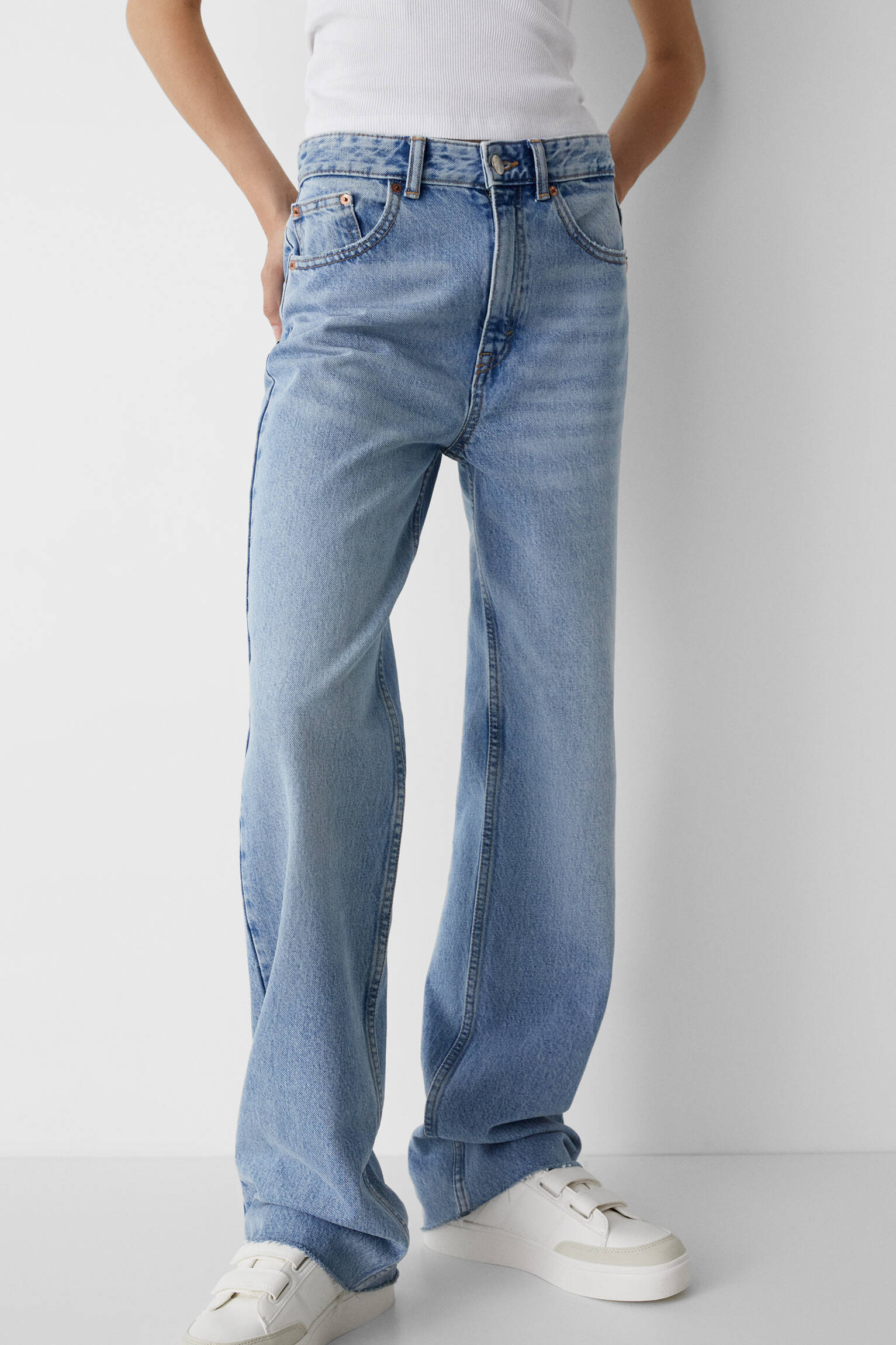 Calça jeans reta de cintura alta - azul médio