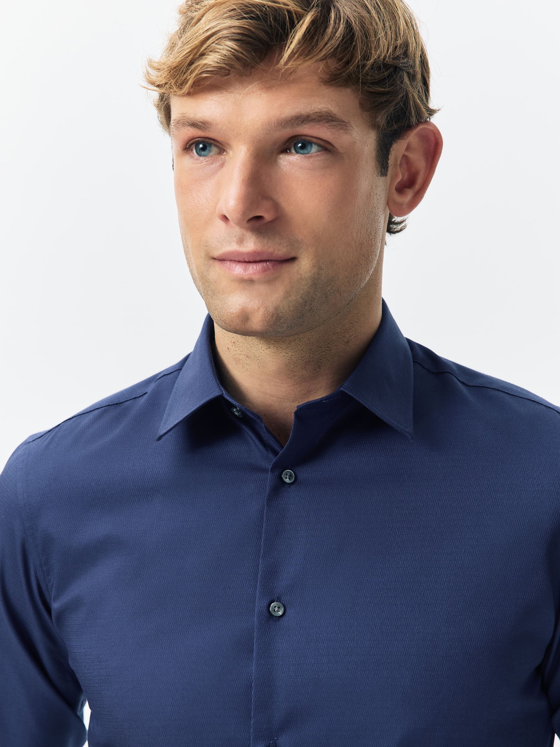 Saffierblauw - Slim Fit - Onderhoudsvriendelijk, getextureerd, slim fit overhemd met enkele manchet