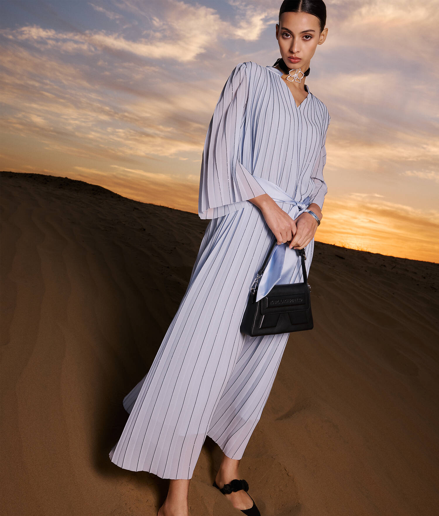 ROBE LONGUE PLISSÉE - Bleu Kentucky