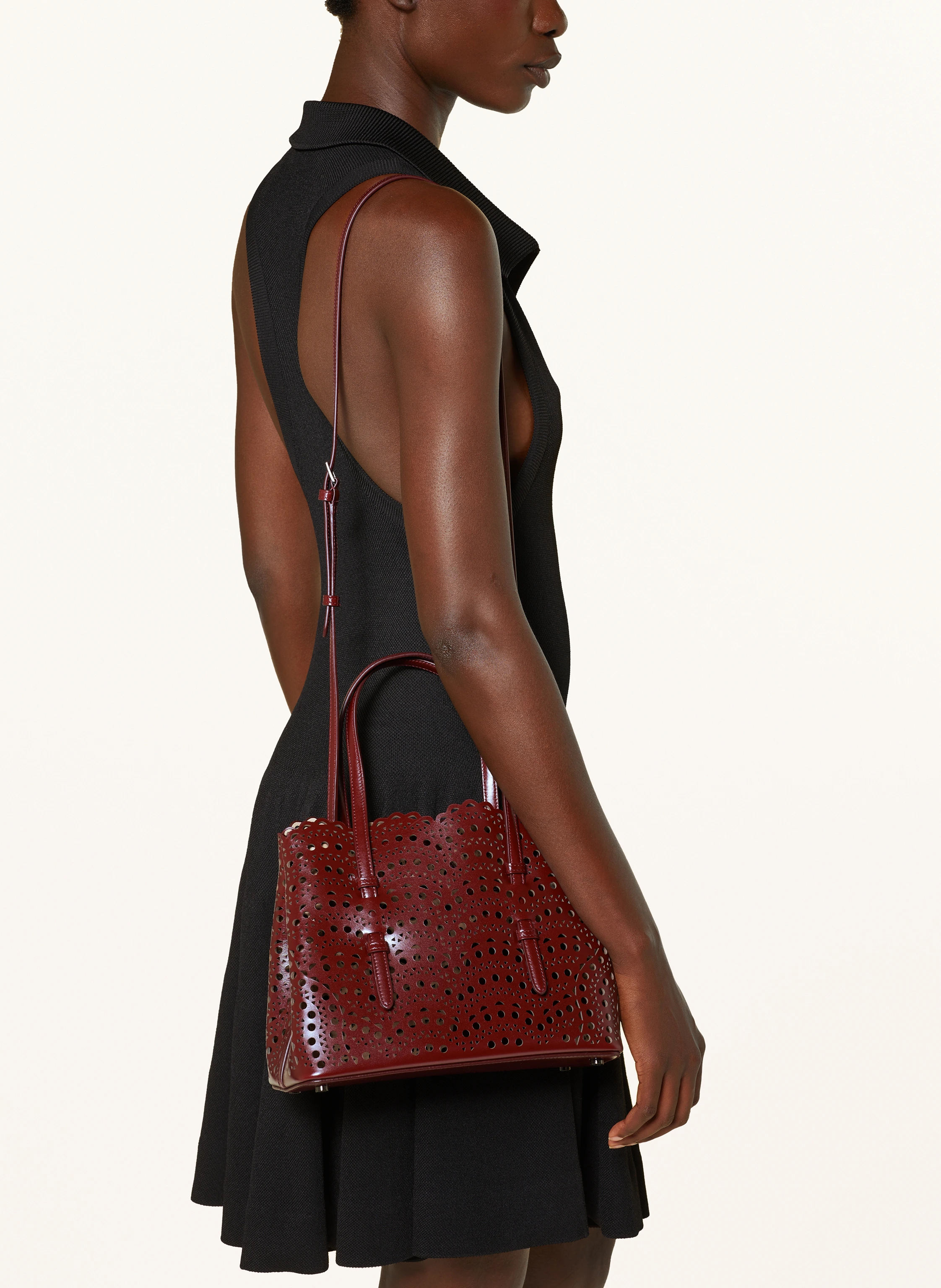 ALAÏA Handtasche MINA 25 mit Pouch