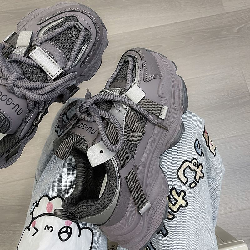 caneik - Veterschoenen met mesh paneel en letters