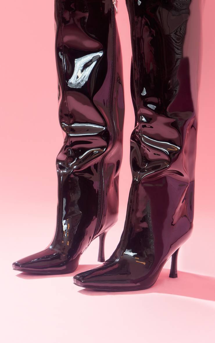 Noir Bottes Vernies À Bout Pointu Et Talon Haut Hauteur Genou