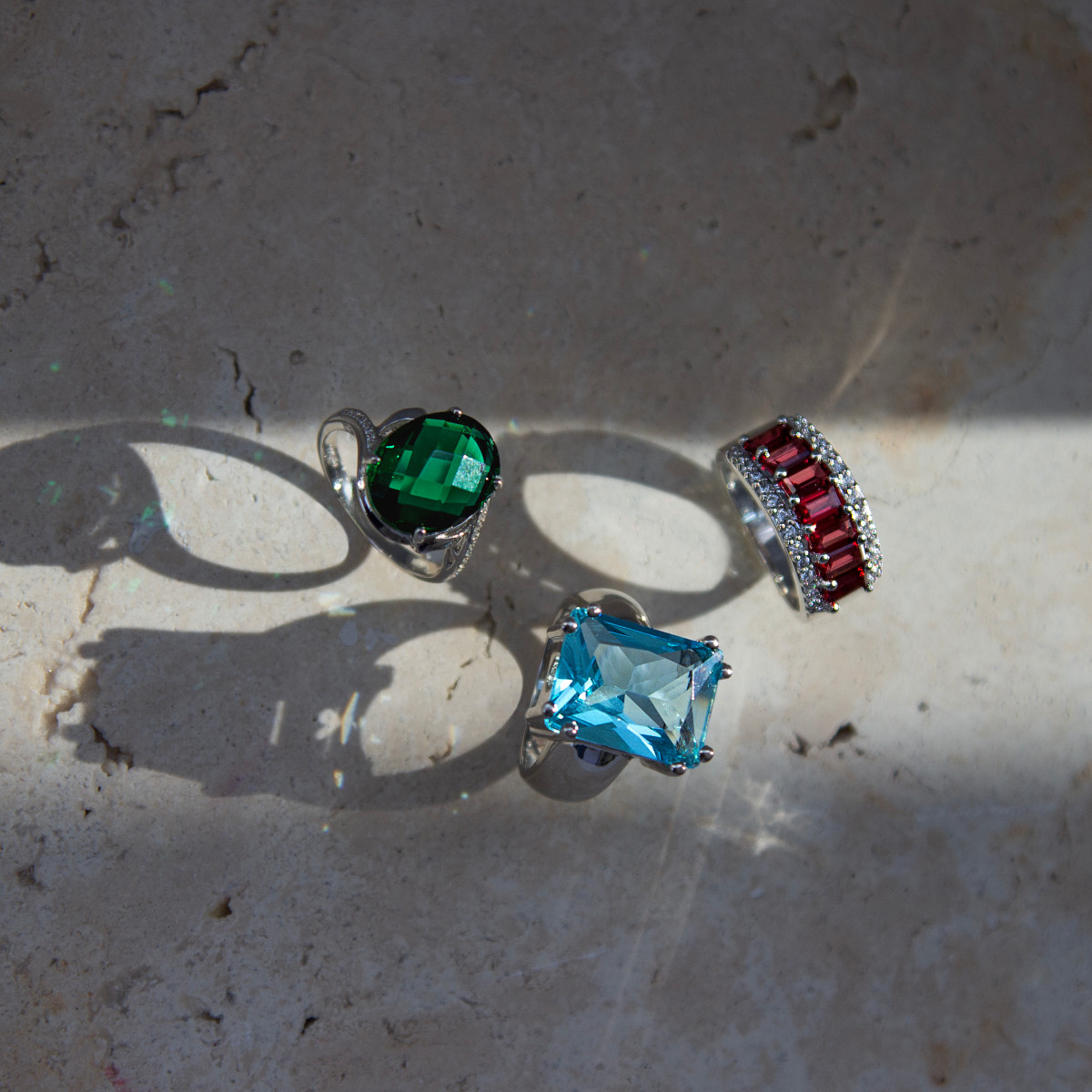 Bague or 750 blanc rubis et diamant