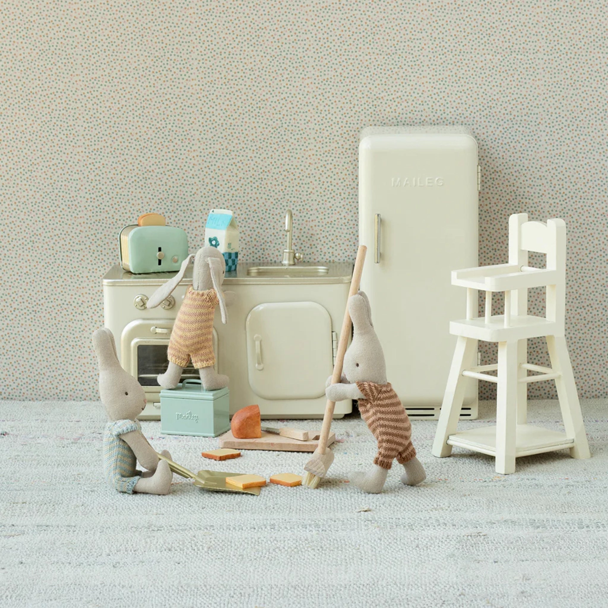 Maileg Miniatur Brot box mit Schneidebrett und Messer