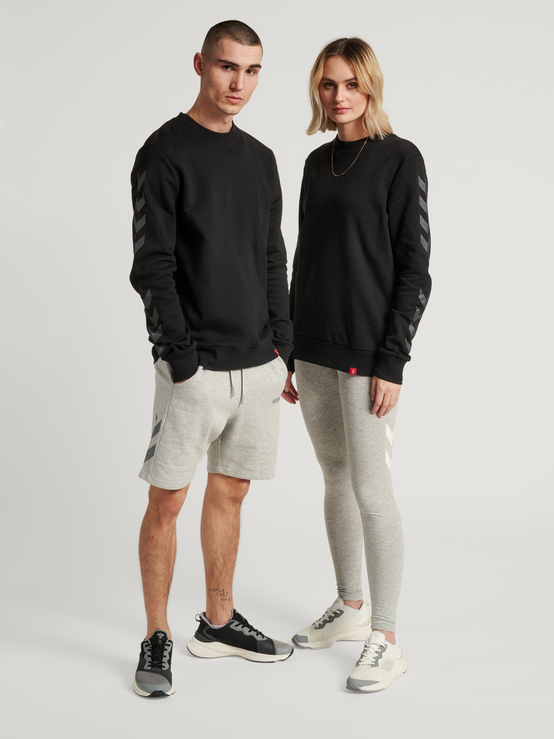 hmlLEGACY CHEVRON SWEATSHIRT