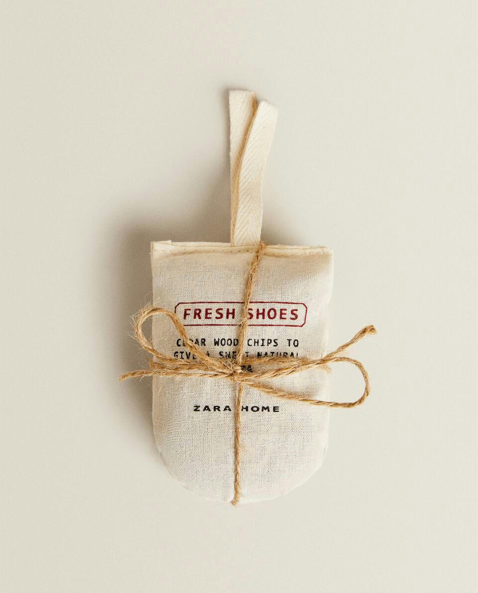 SACO DE LASCAS DE CEDRO PARA SAPATOS (PACOTE COM 2)