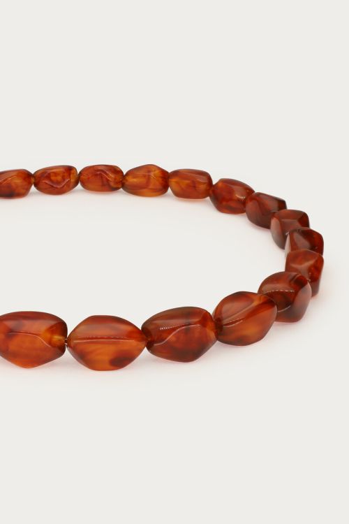 Bruine ketting met ovalen kralen