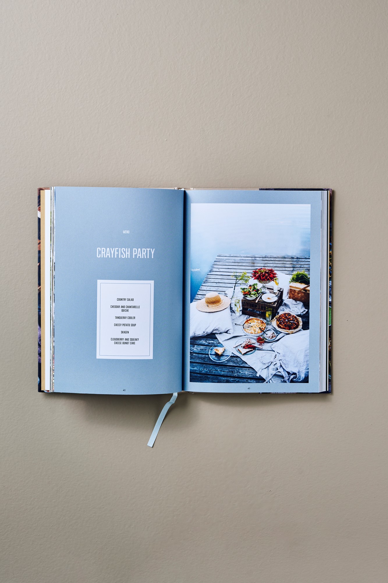 Menu - Recipes for Shared Moments | Hardcover. Engelsk. 17,5 x 1,5 x 24,5 cm. | Light Brown | New Mags