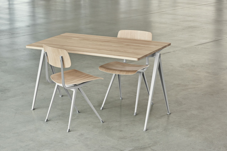 Hay Pyramid 01 bureau 140x75 gerookt eiken,beige onderstel