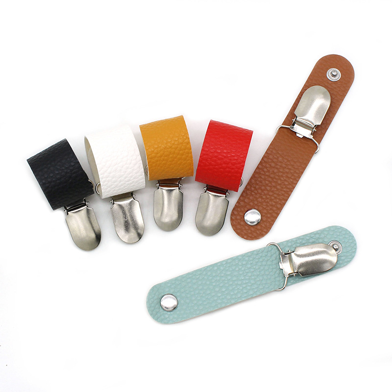 Leder Hut Clip Befestigungs Klammer Reise Kopfbedeckungs Halterung mit Druckknopf - Weiss