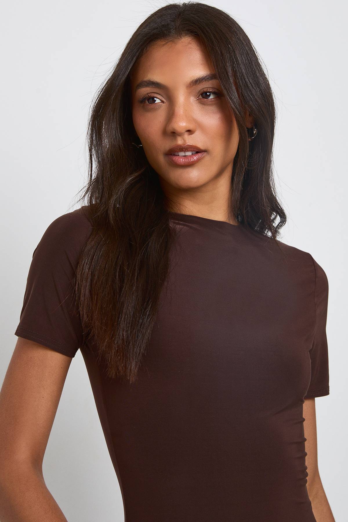 boohoo Body Grande Taille À Manches Courtes En Tissu Slinky Double Couche