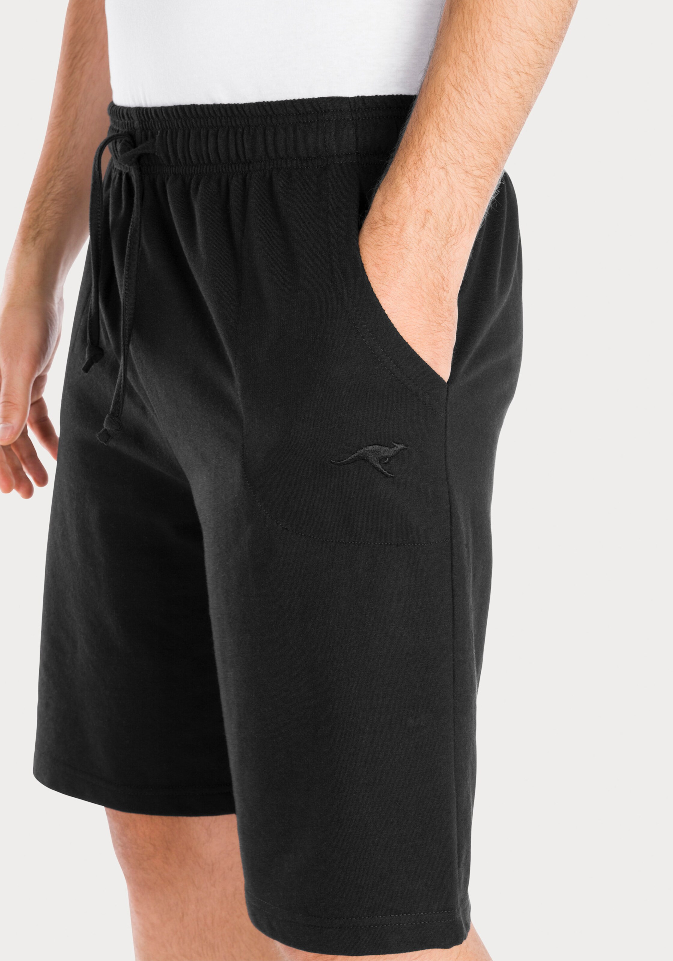 KangaROOS Sweatshorts in schwarz