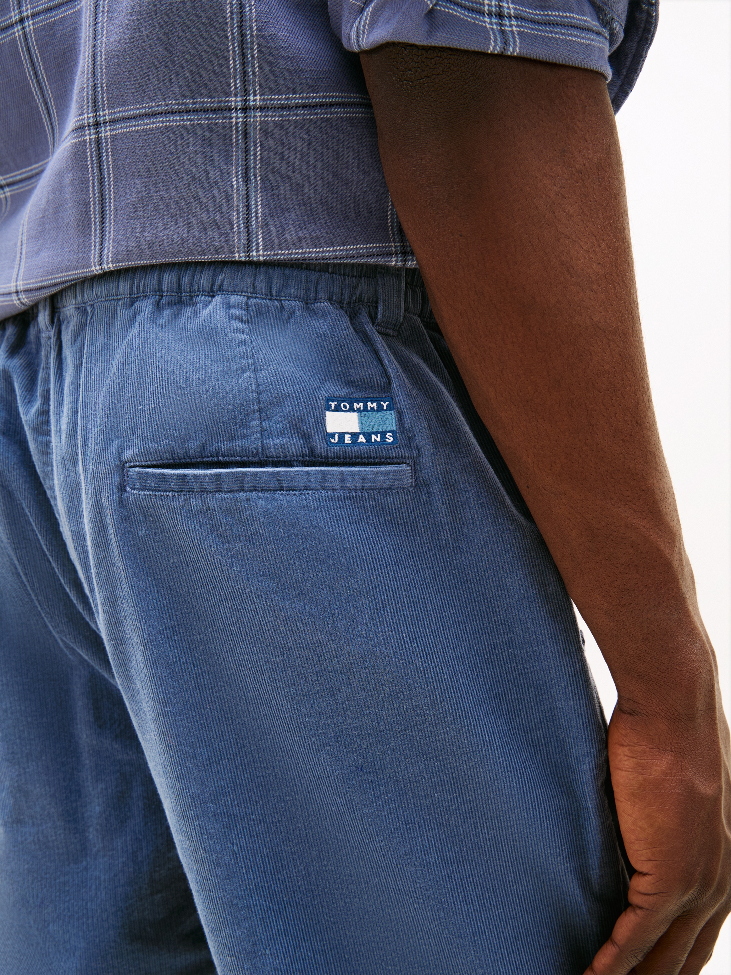 Tommy Jeans Stoffhose »TJM ISAAC LIGHT CORD PANTS«  Mit Gürtelschlaufen