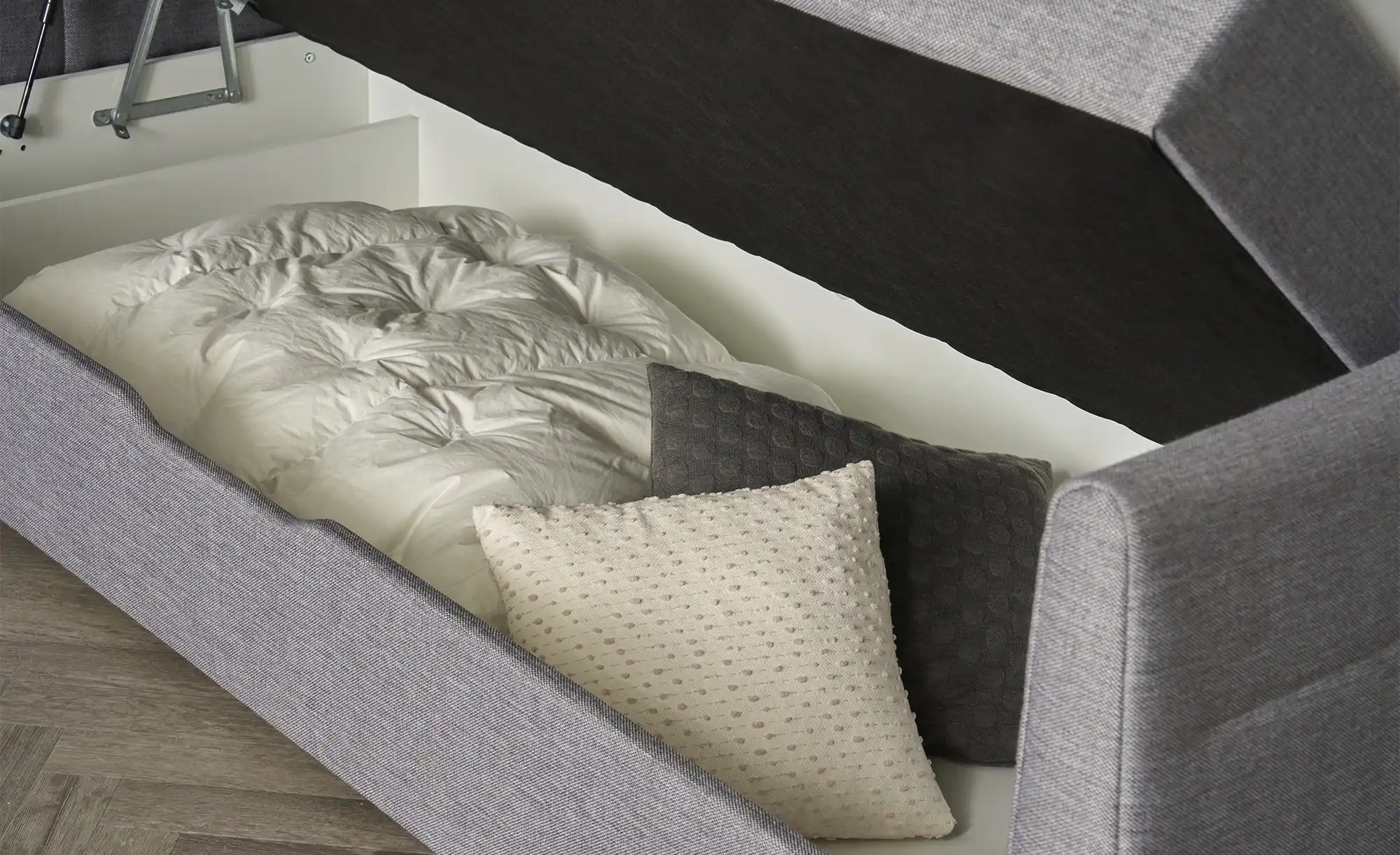 Boxspringbett mit praktischem Bettkasten Baron