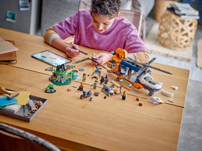 LEGO Jungleonderzoekers: helikopter bij de basis (60437)