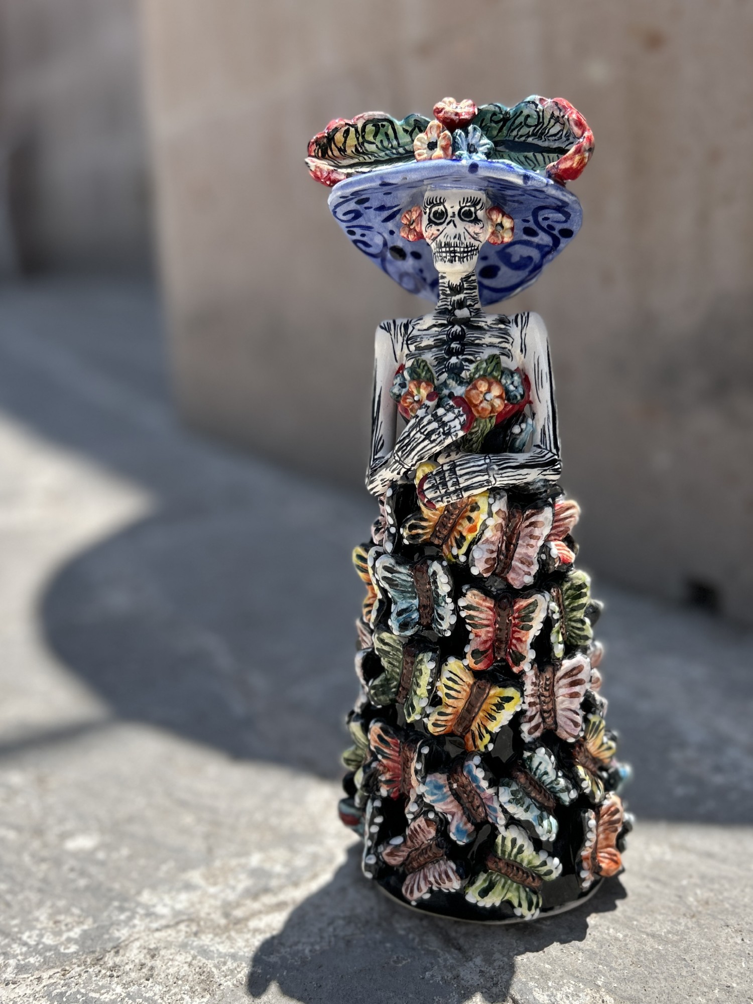 Keramik-Figur 'Mariposas', multicolor, H 30 cm, B 12 cm, L 11 cm von fischer's lagerhaus