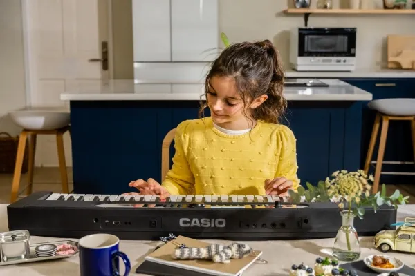 Casio LK-S450, Digital synthesizer, Kor, Flanger/Digital signalbehandling (DSP), Efterklang, 5 W, Sort, LCD, Vekselstrøm, Batteri