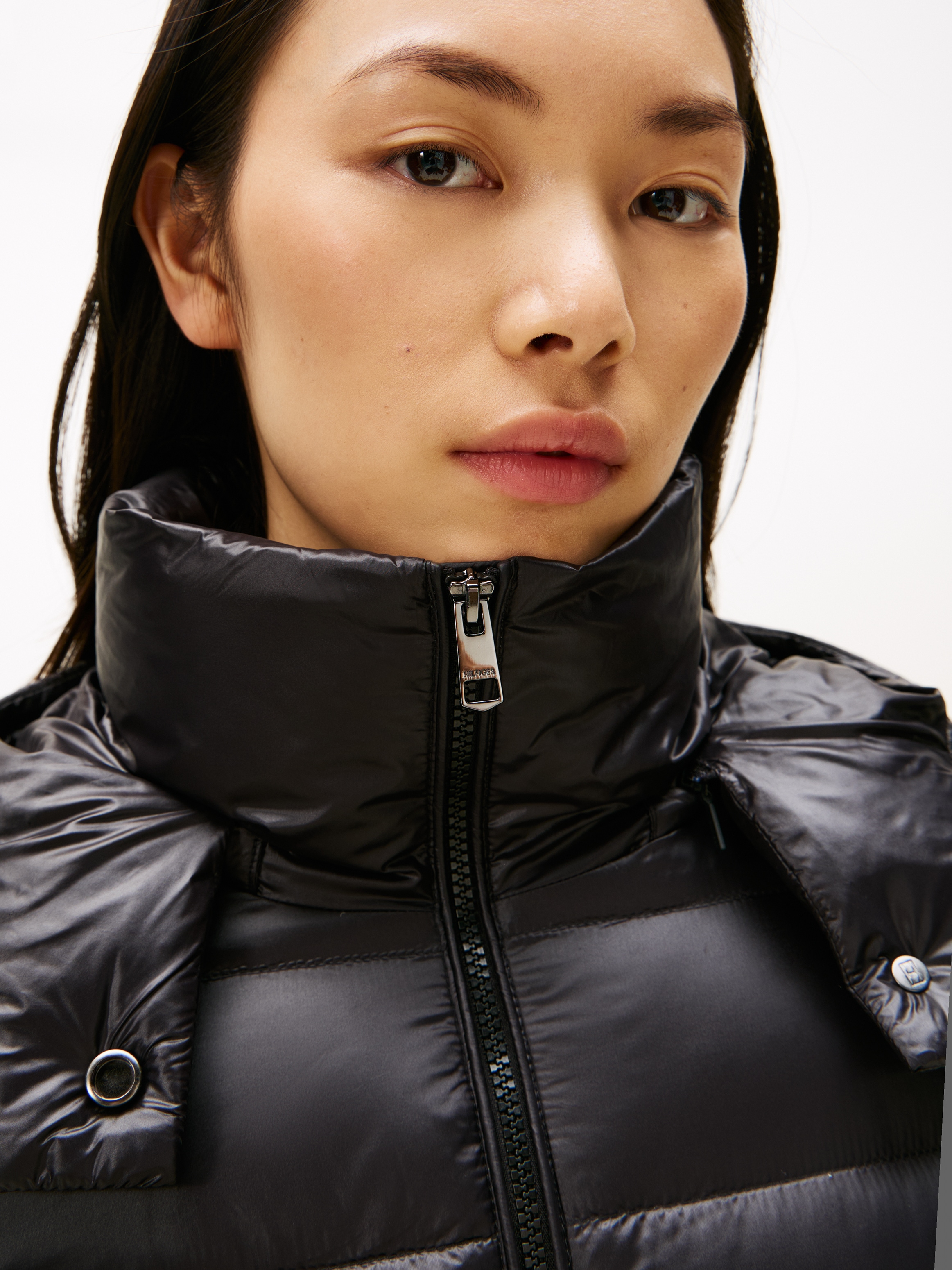 Tommy Hilfiger Steppmantel »GLOSS HW DOWN WAIST REG COAT«, in leicht glänzender Optik