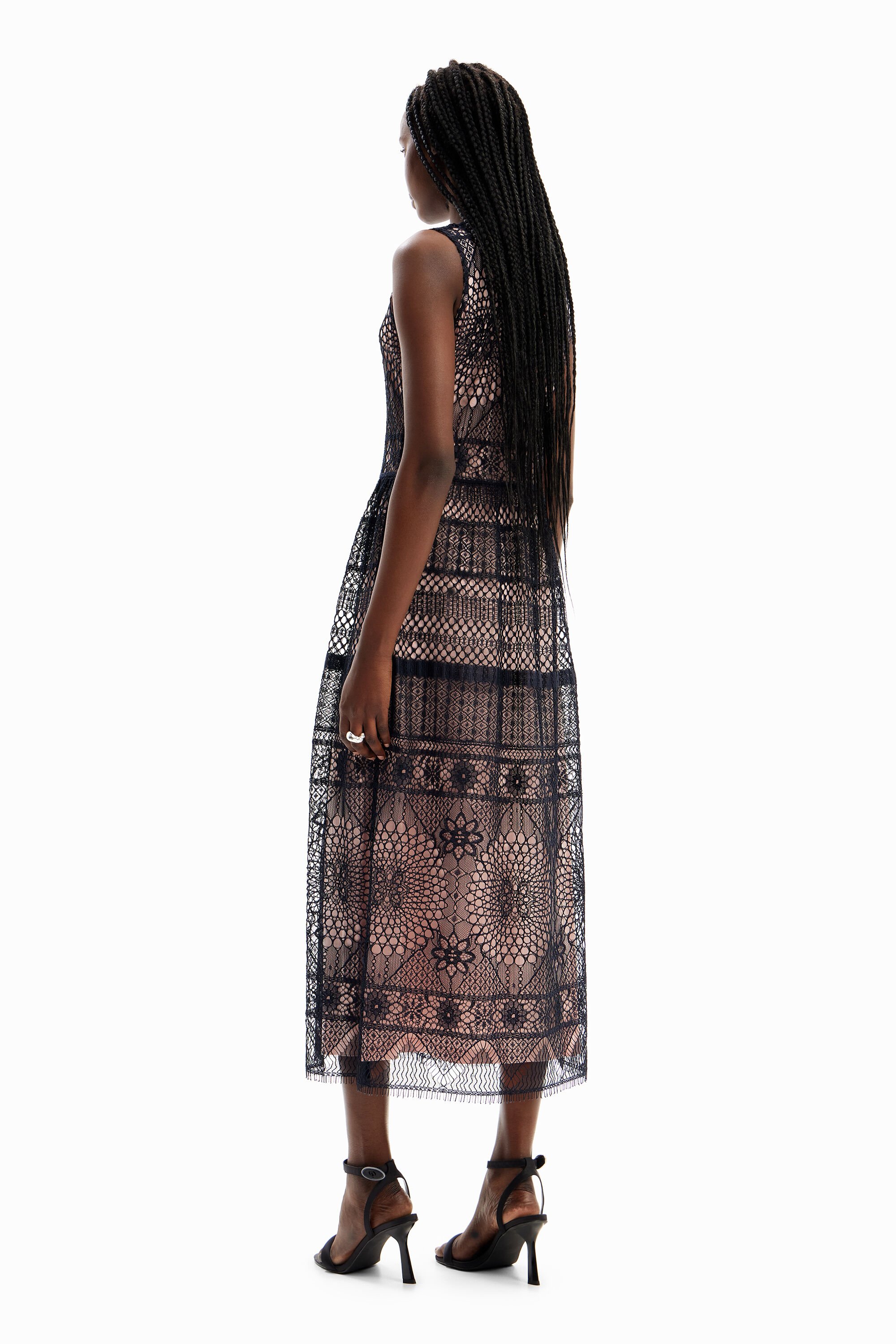 Vestido midi confeccionado por M. Christian Lacroix