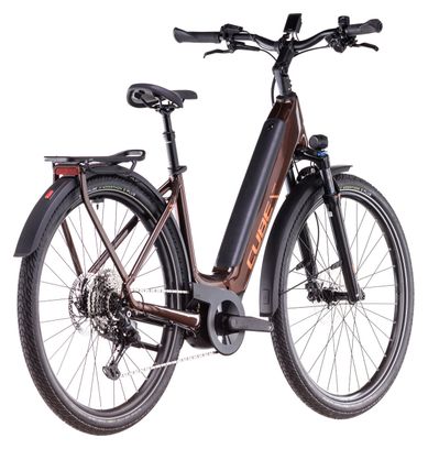 VTC Électrique Cube Touring Hybrid Pro 625 Easy Entry Shimano Cues 11V 625 Wh 700 mm Marron Orange Cinnamon 2025