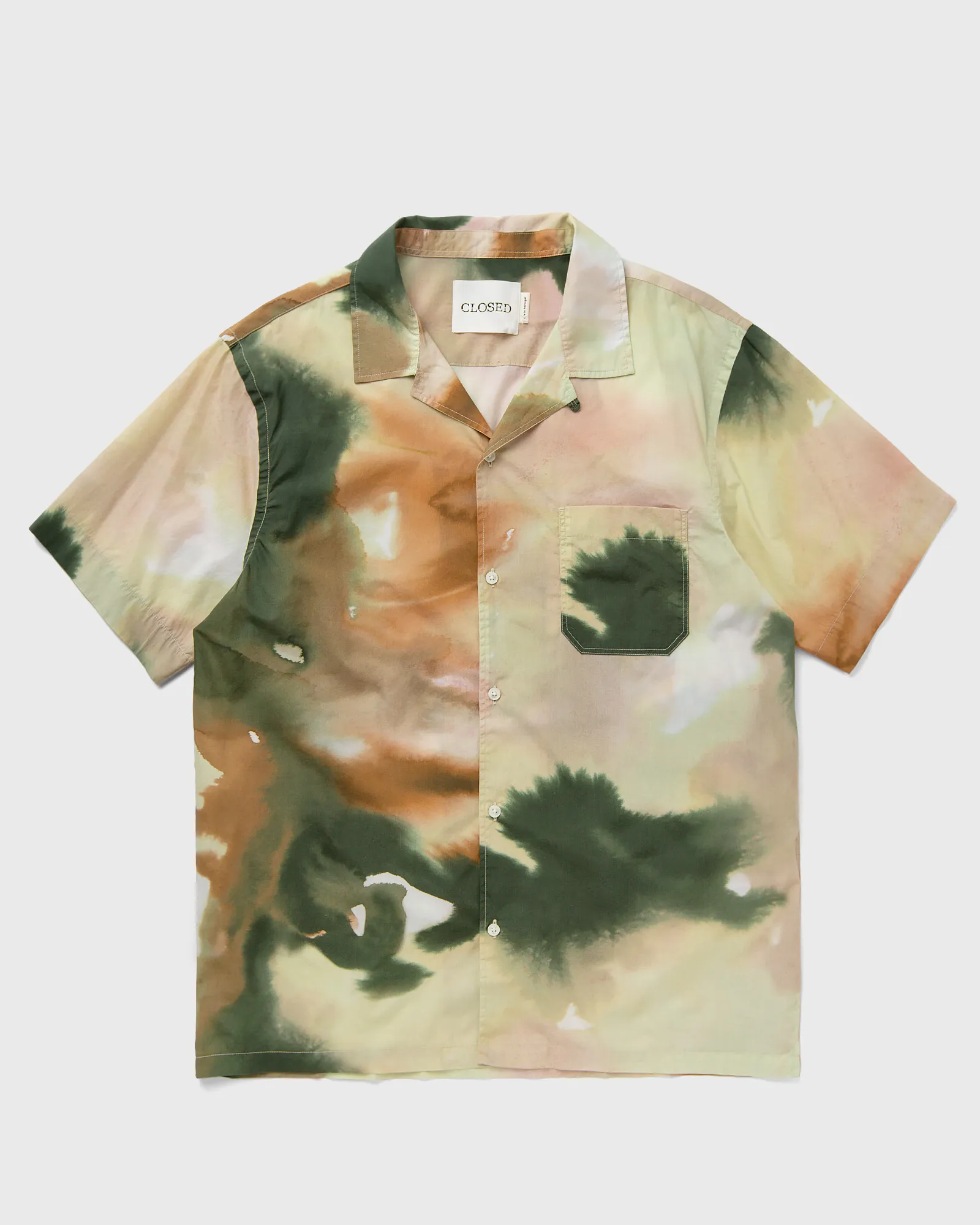 CLOSED SHORT SLEEVED SHIRT