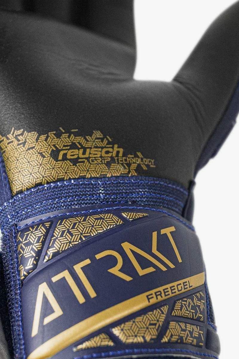 Reusch Attrakt Freegel Silver Torwarthandschuh