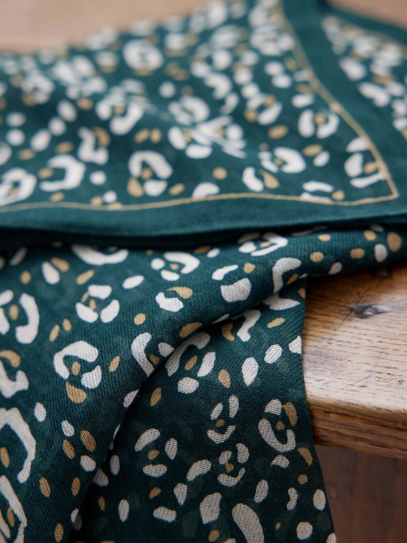 Foulard imprimé léopard femme