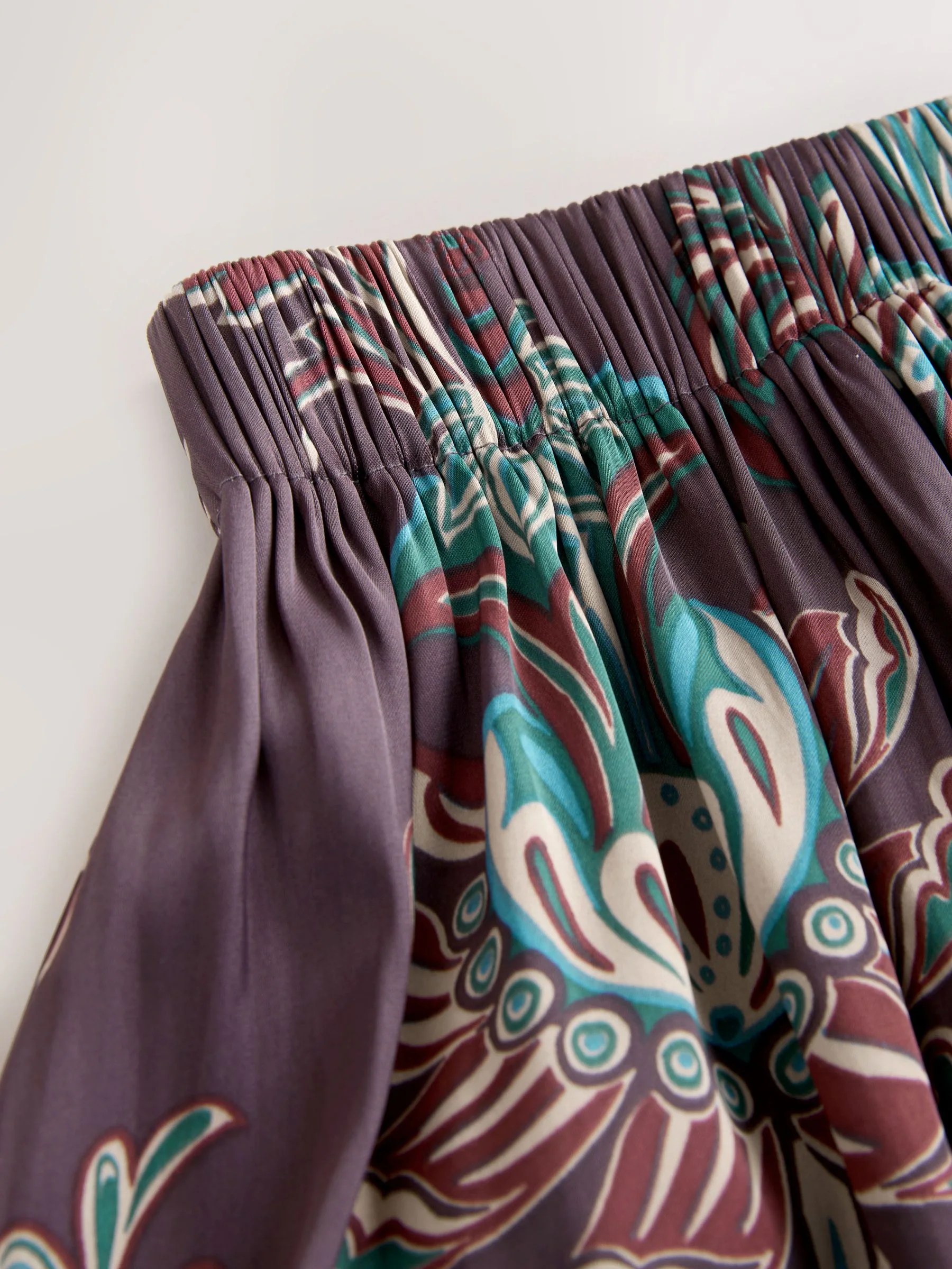 Bruine bloemenprint - Satin Pleated Maxi Skirt