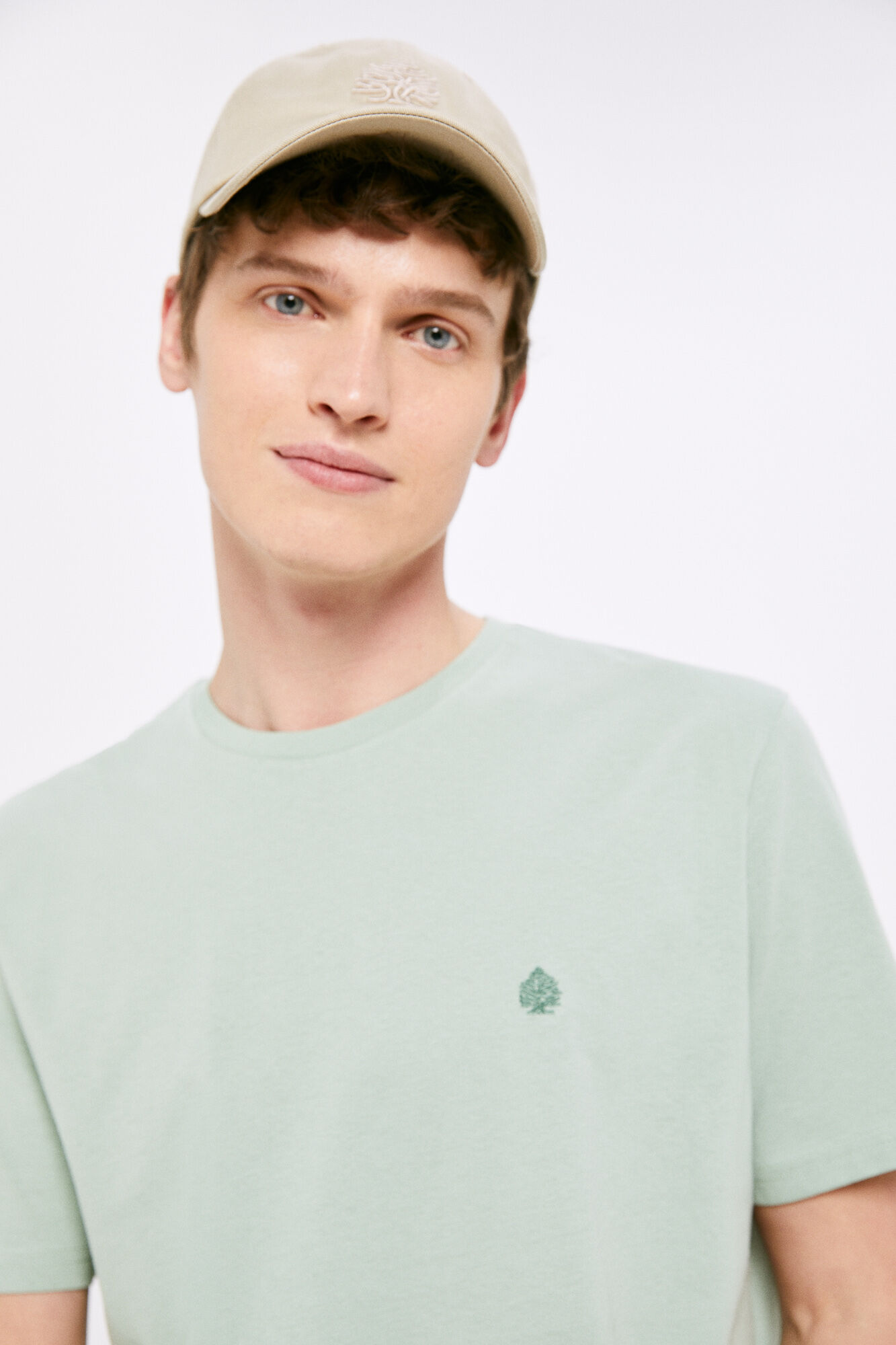Camiseta básica com estampa de árvore - verde