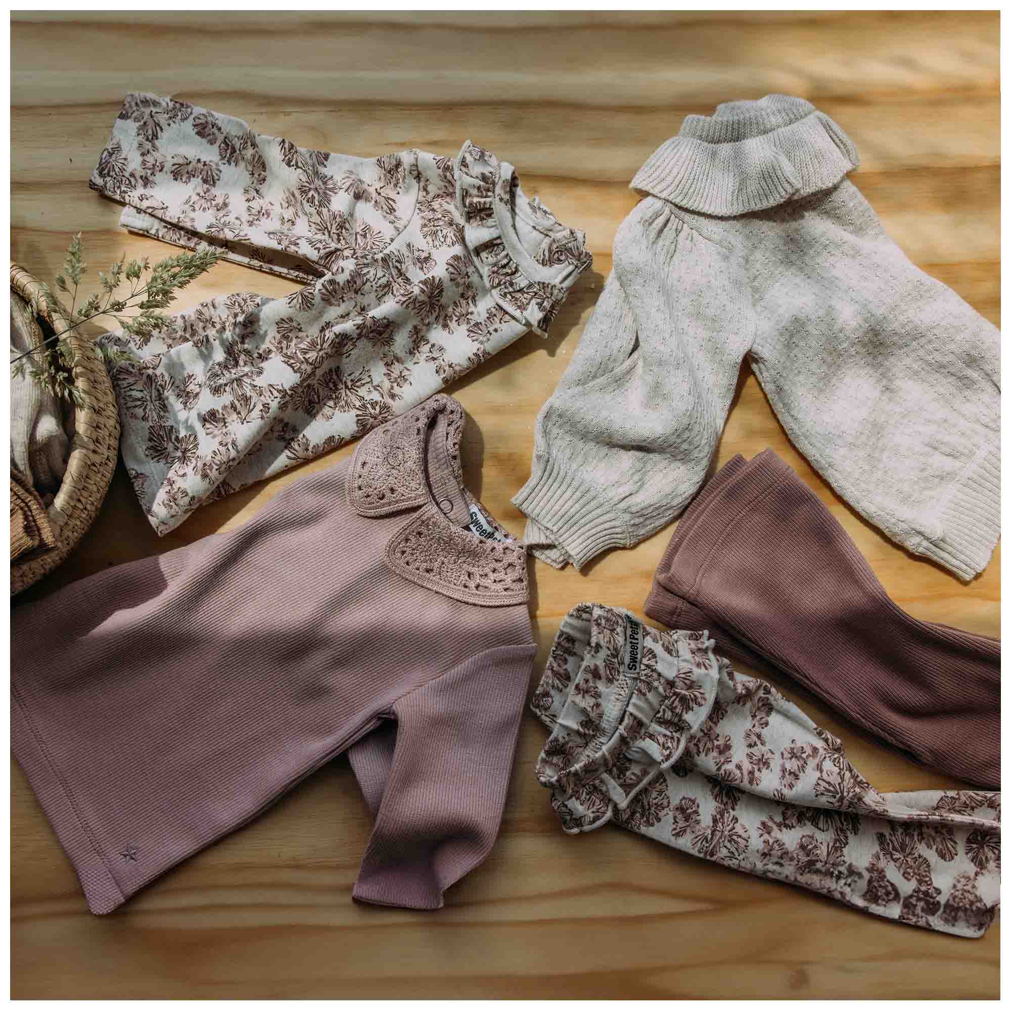 Sweet Petit baby legging  all over print beige